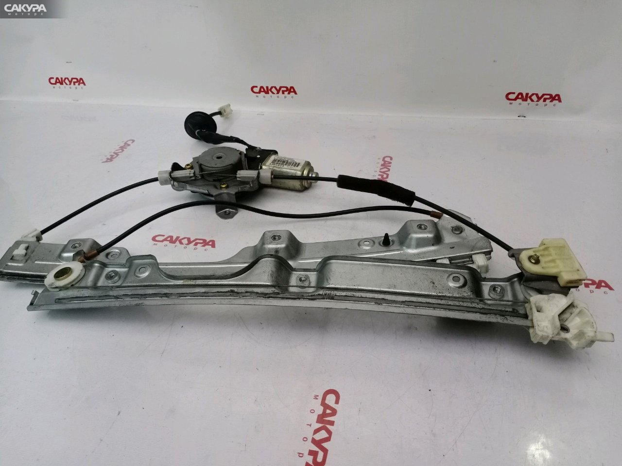 Стеклоподъемник передний левый Nissan Teana J31 VQ23DE: купить в Сакура Красноярск.