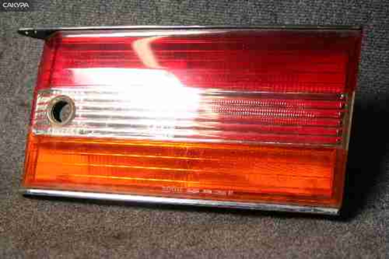 Фонарь вставка багажника правый Toyota Crown GS151 30-225: купить в Сакура Красноярск.