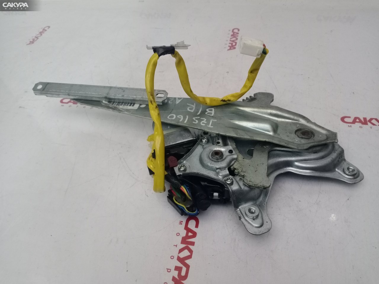 Стеклоподъемник задний правый Toyota Aristo JZS160 2JZ-GE: купить в Сакура Красноярск.