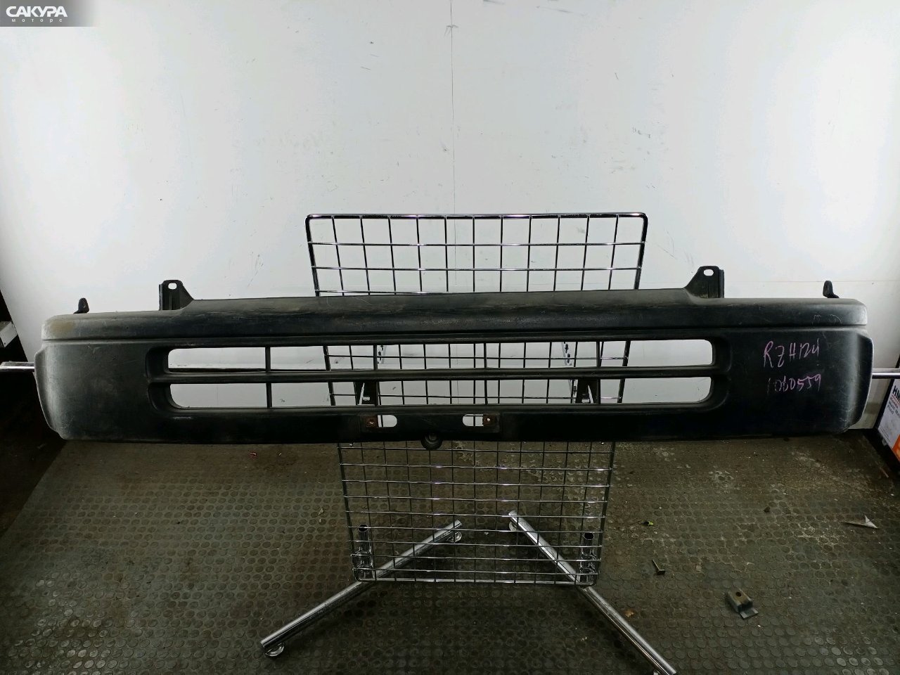 Бампер передний Toyota Hiace Commuter RZH124B: купить в Сакура Красноярск.