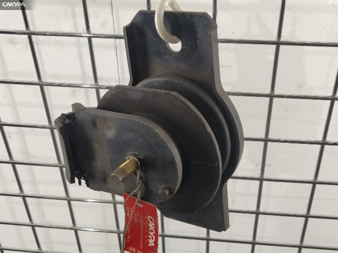 Подушка двигателя правая Nissan Elgrand ALE50 VG33E: купить в Сакура Красноярск.