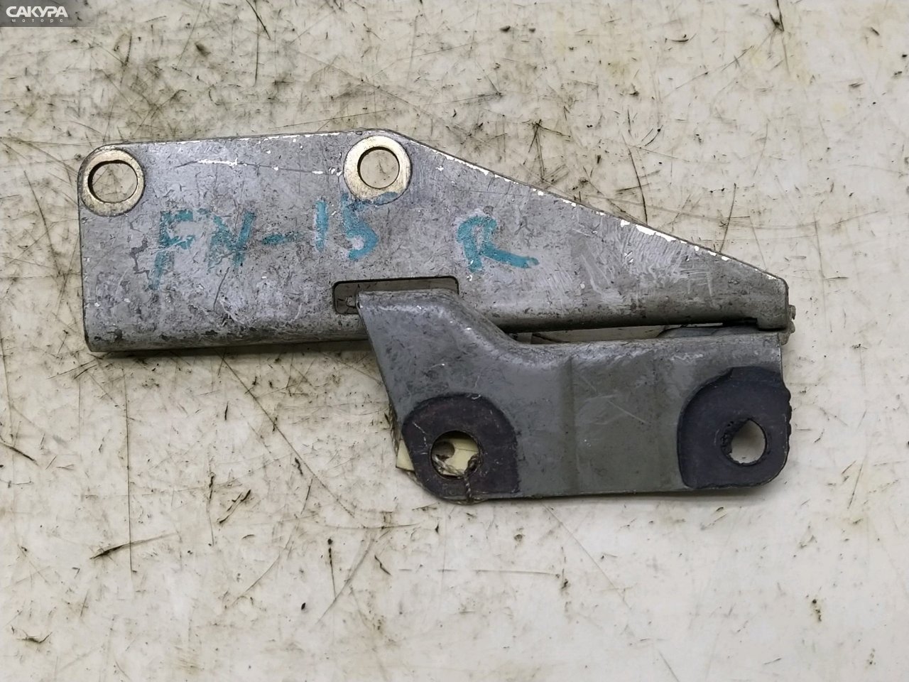 Кронштейн капота правый Nissan Pulsar FN15 GA15DE: купить в Сакура Красноярск.
