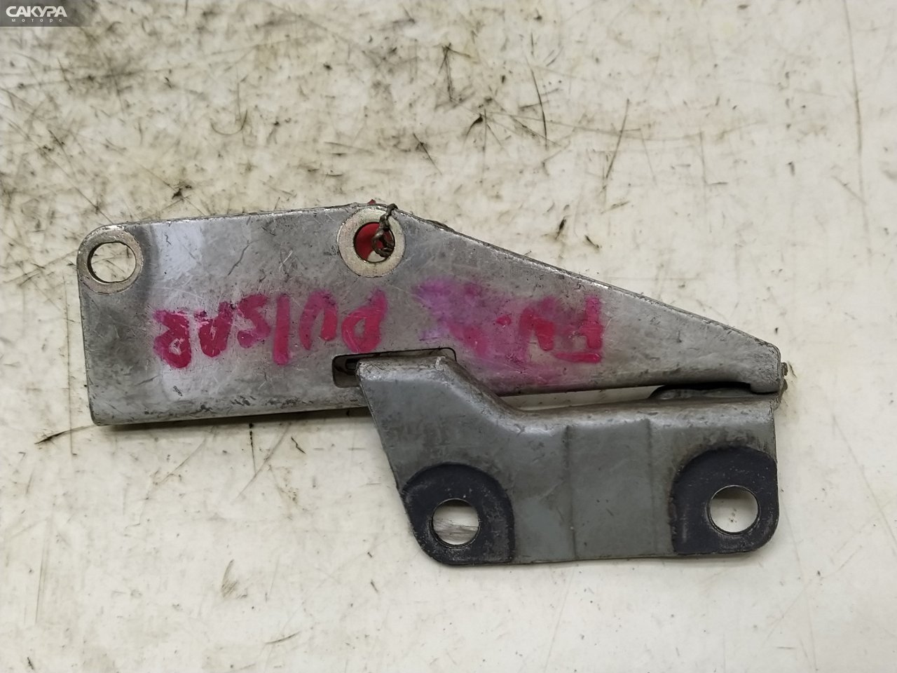 Кронштейн капота правый Nissan Pulsar FN15 GA15DE: купить в Сакура Красноярск.