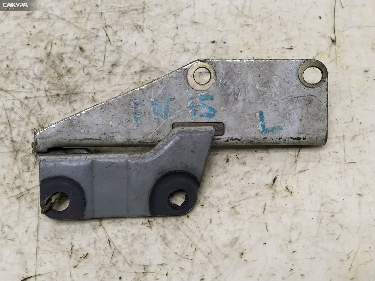 Кронштейн капота левый Nissan Pulsar FN15 GA15DE: купить в Сакура Красноярск.