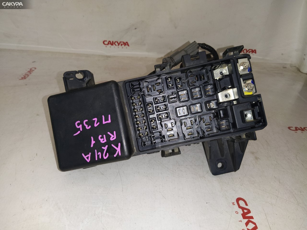 Блок реле и предохранителей Honda Odyssey RB1 K24A: купить в Сакура Красноярск.