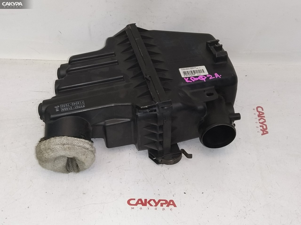 Корпус воздушного фильтра Toyota Funcargo NCP21 1NZ-FE: купить в Сакура Красноярск.