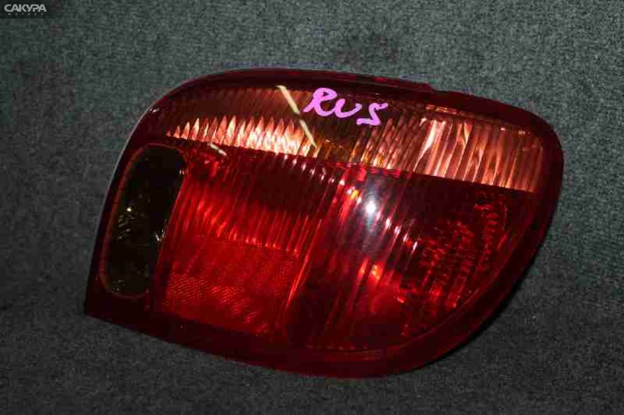 Фонарь стоп-сигнала правый Toyota Vitz SCP10 52-049: купить в Сакура Красноярск.