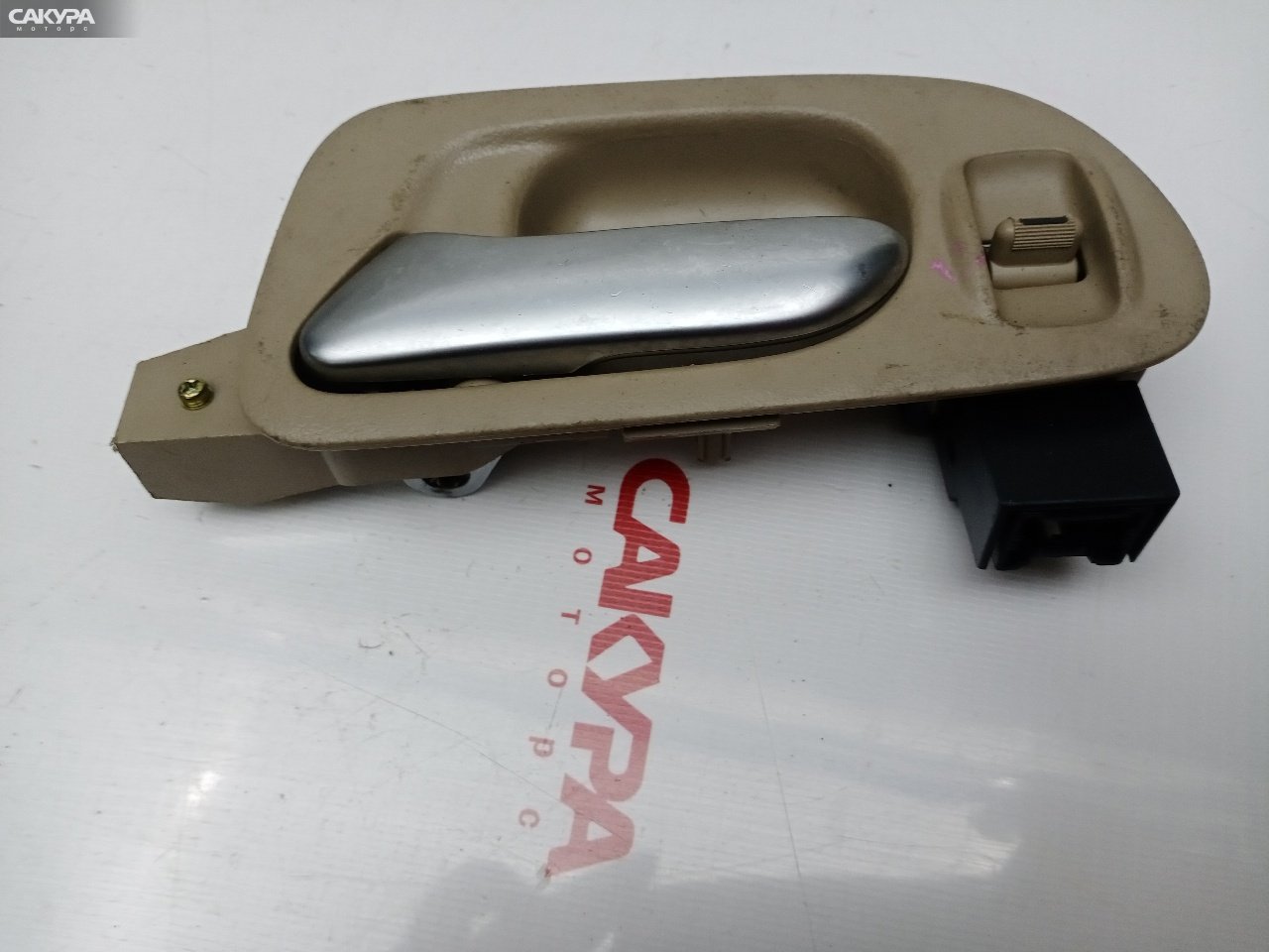 Ручка двери внутренняя задняя левая Honda Odyssey RA7 F23A: купить в Сакура Красноярск.