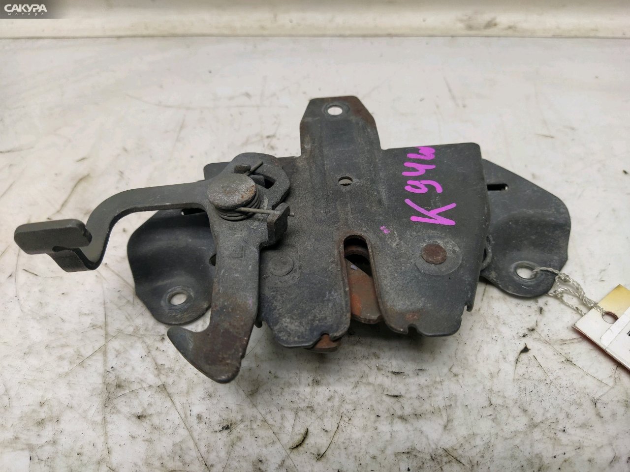 Замок капота Mitsubishi Challenger K94W 4D56-T: купить в Сакура Красноярск.