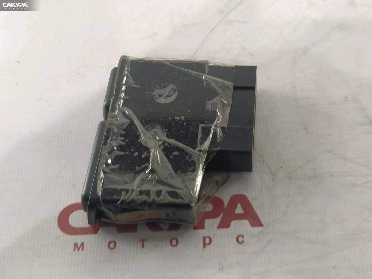 Кнопка включения противотуманных фар Honda Inspire CC2 G25A: купить в Сакура Красноярск.