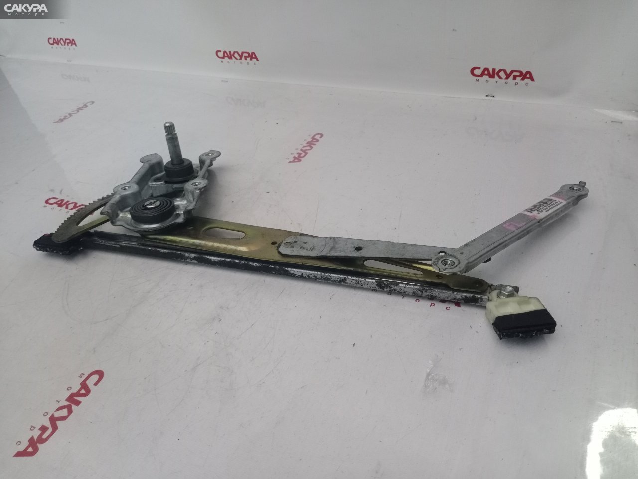 Стеклоподъемник передний левый Toyota Probox NCP50V 2NZ-FE: купить в Сакура Красноярск.