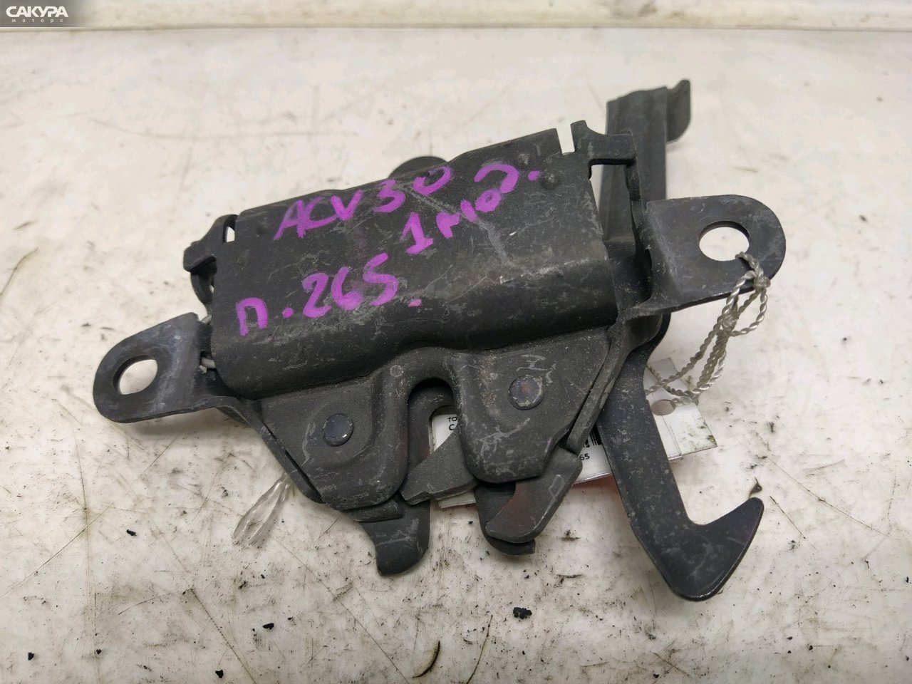Замок капота Toyota Camry ACV30 2AZ-FE: купить в Сакура Красноярск.