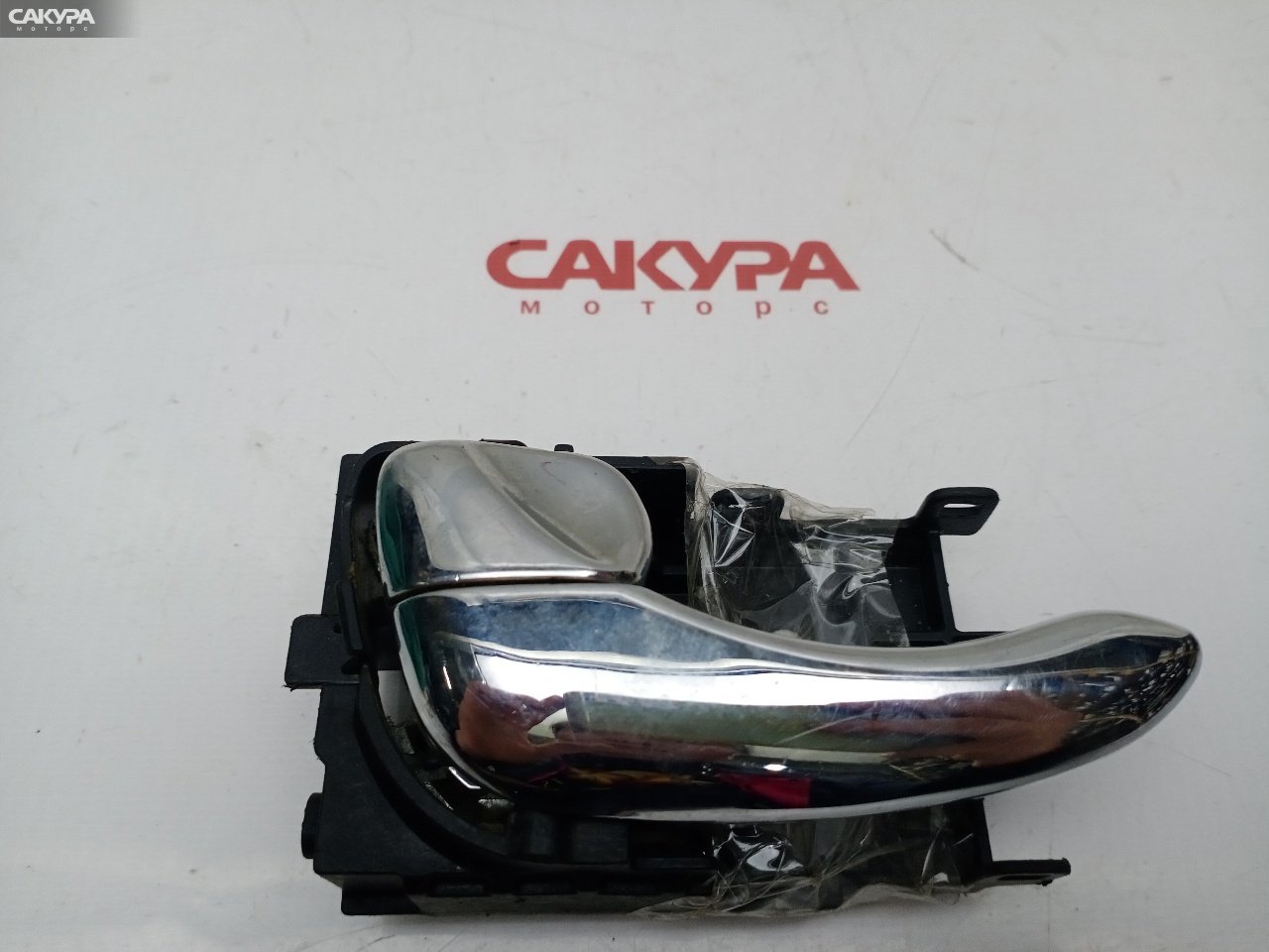 Ручка двери внутренняя задняя левая Nissan Primera TP12 QR20DE: купить в Сакура Красноярск.