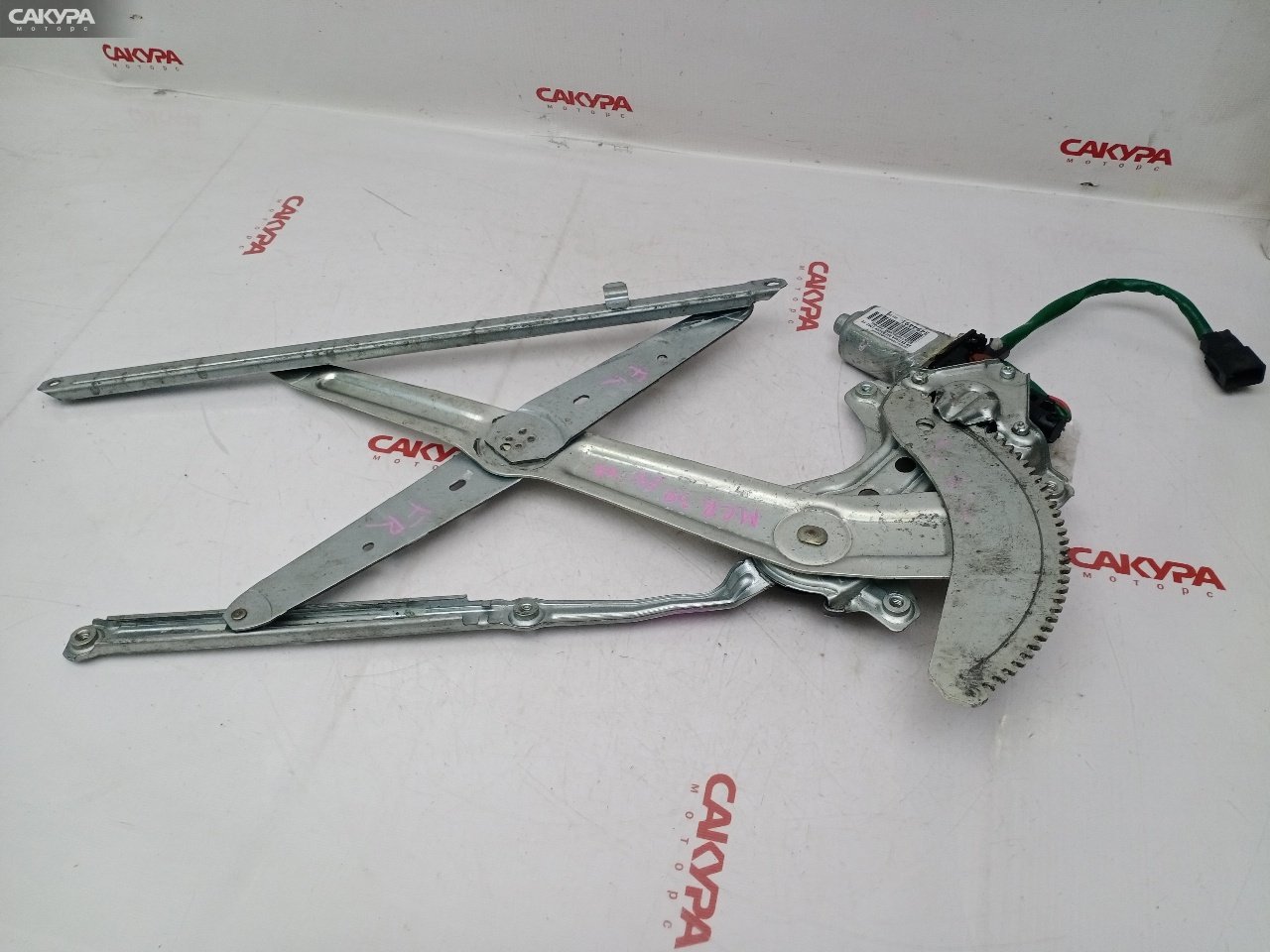 Стеклоподъемник передний правый Toyota Estima MCR30W 1MZ-FE: купить в Сакура Красноярск.