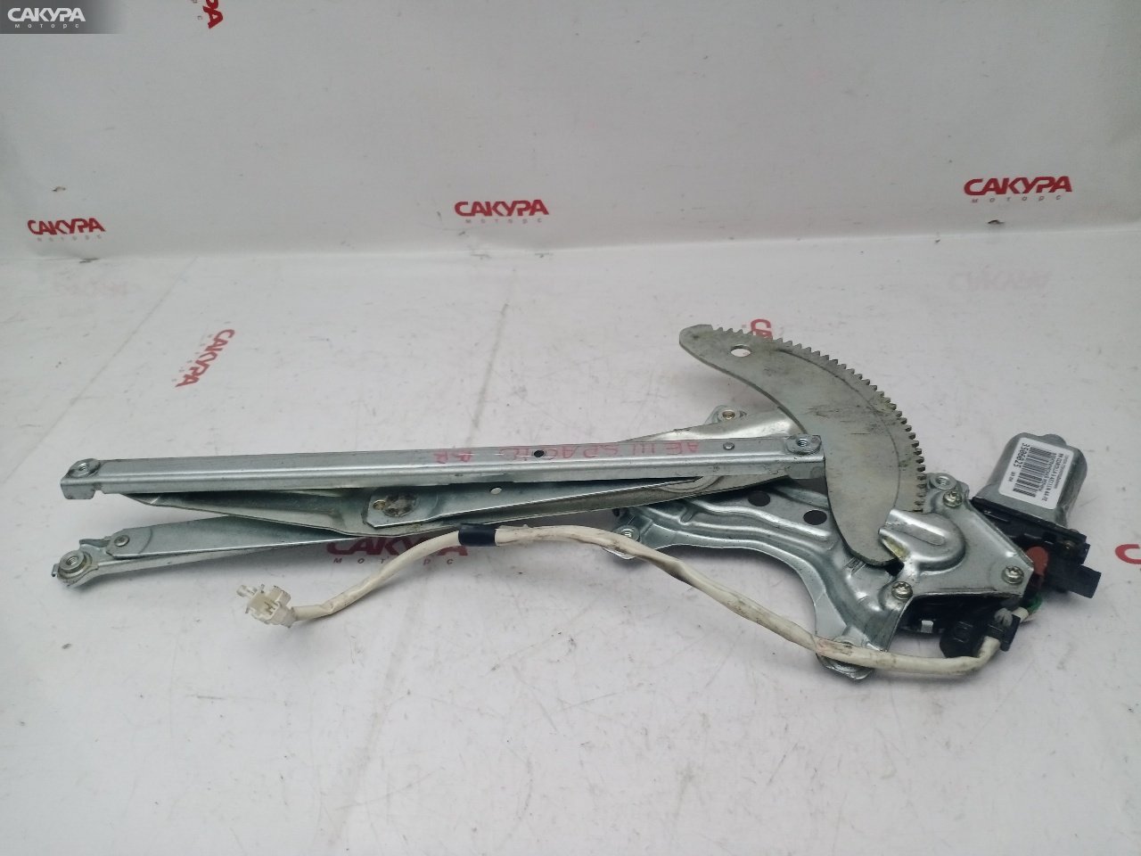 Стеклоподъемник задний правый Toyota Corolla Spacio AE111N 4A-FE: купить в Сакура Красноярск.