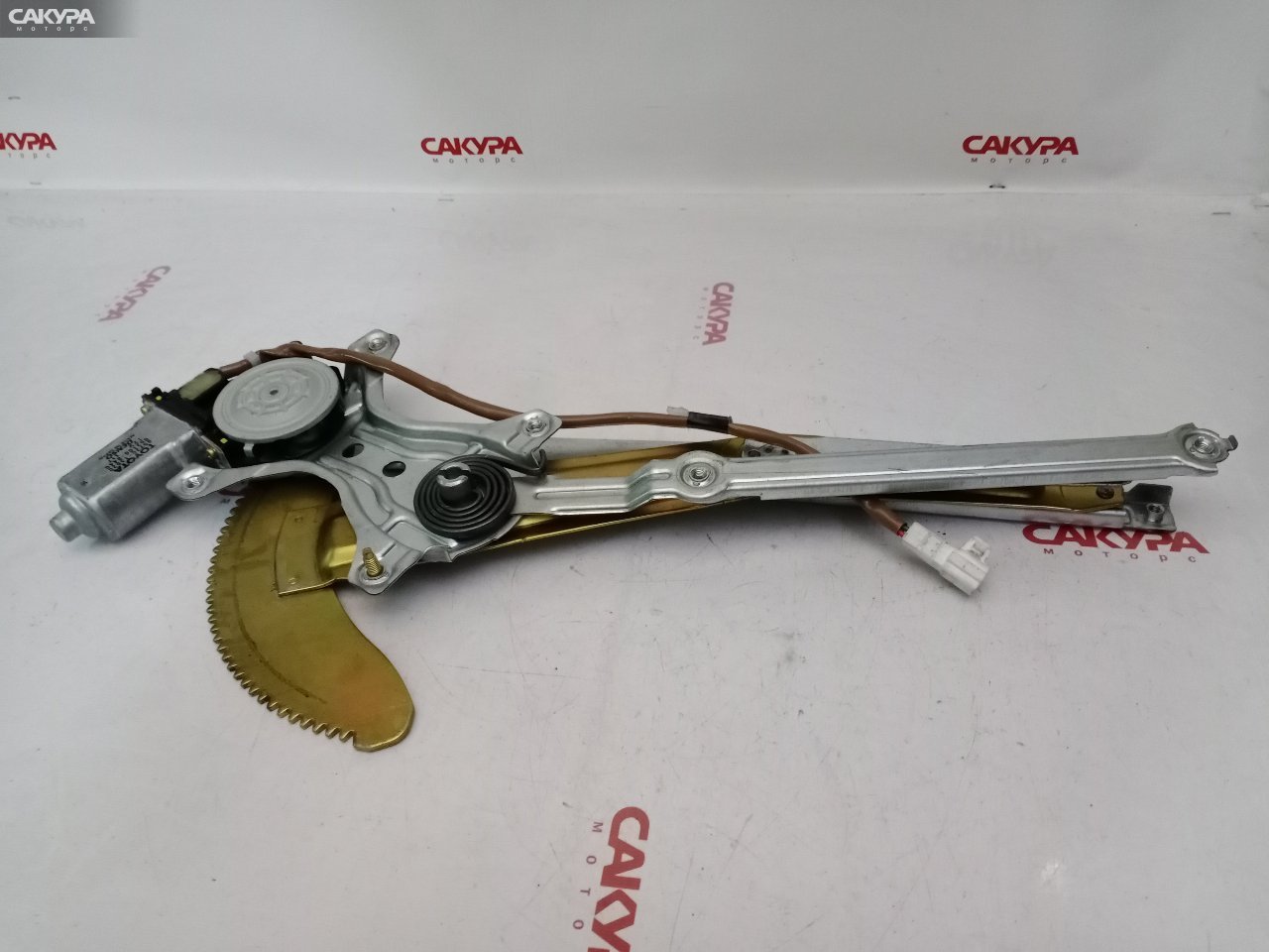 Стеклоподъемник задний левый Toyota Corolla Spacio AE111N 4A-FE: купить в Сакура Красноярск.