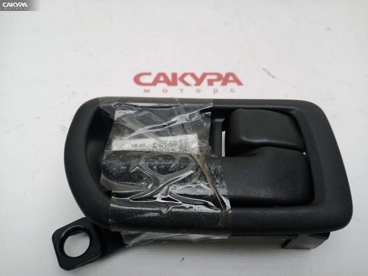Ручка двери внутренняя задняя правая Toyota Camry SV40 4S-FE: купить в Сакура Красноярск.