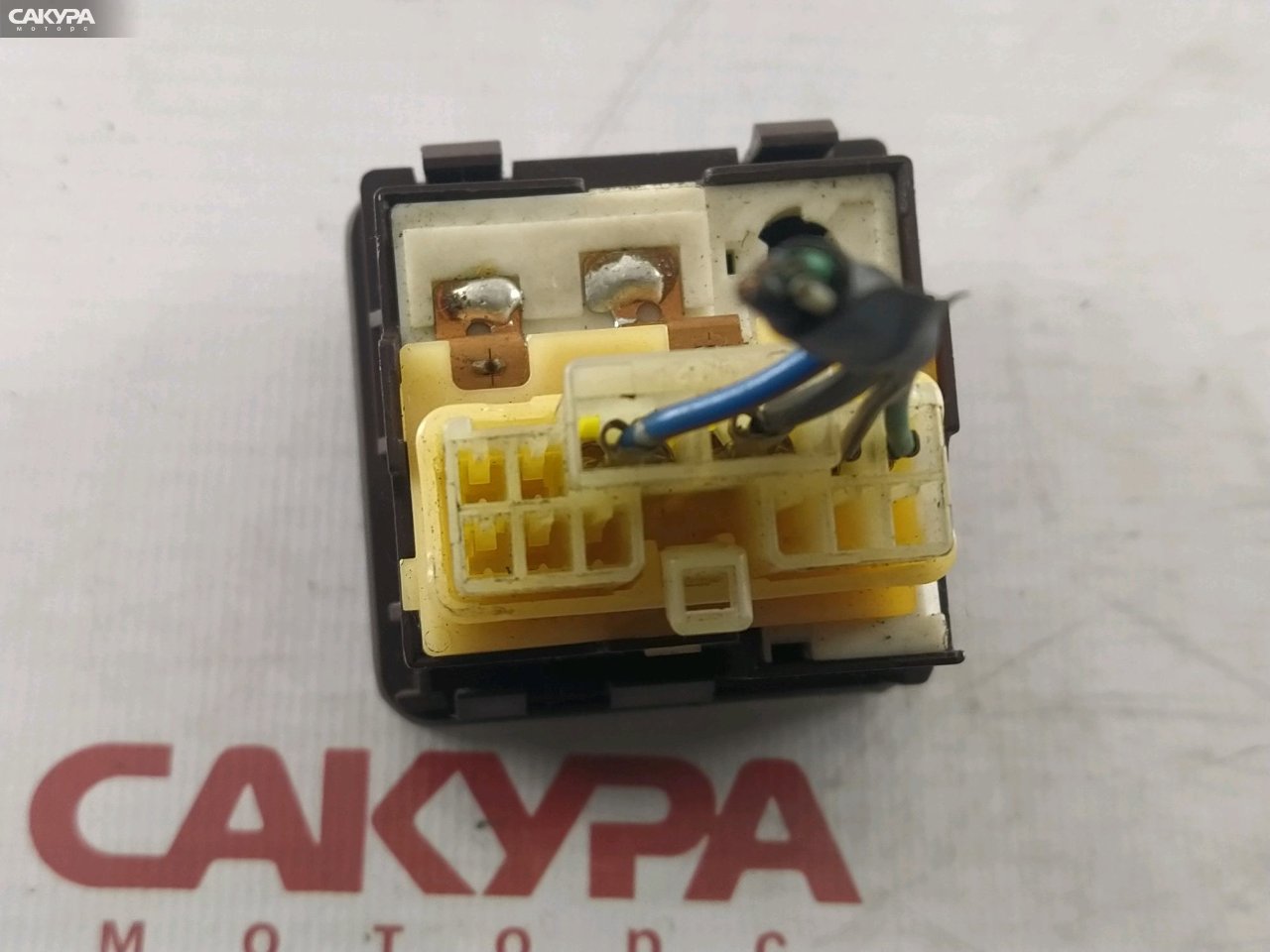 Кнопка обогрева стекла Toyota Corolla AE91: купить в Сакура Красноярск.