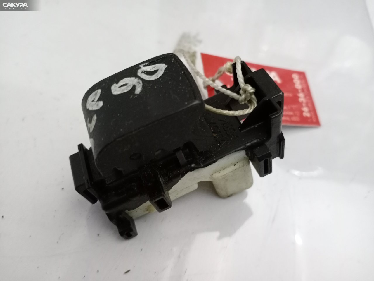Кнопка стеклоподъемника Toyota Vitz SCP90 2SZ-FE: купить в Сакура Красноярск.