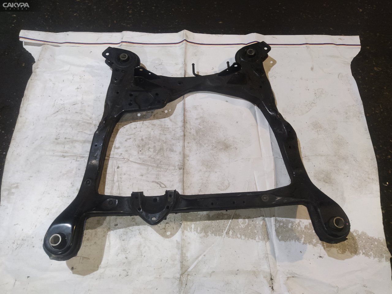 Балка поперечная передняя Toyota Harrier MCU10W 1MZ-FE: купить в Сакура Красноярск.