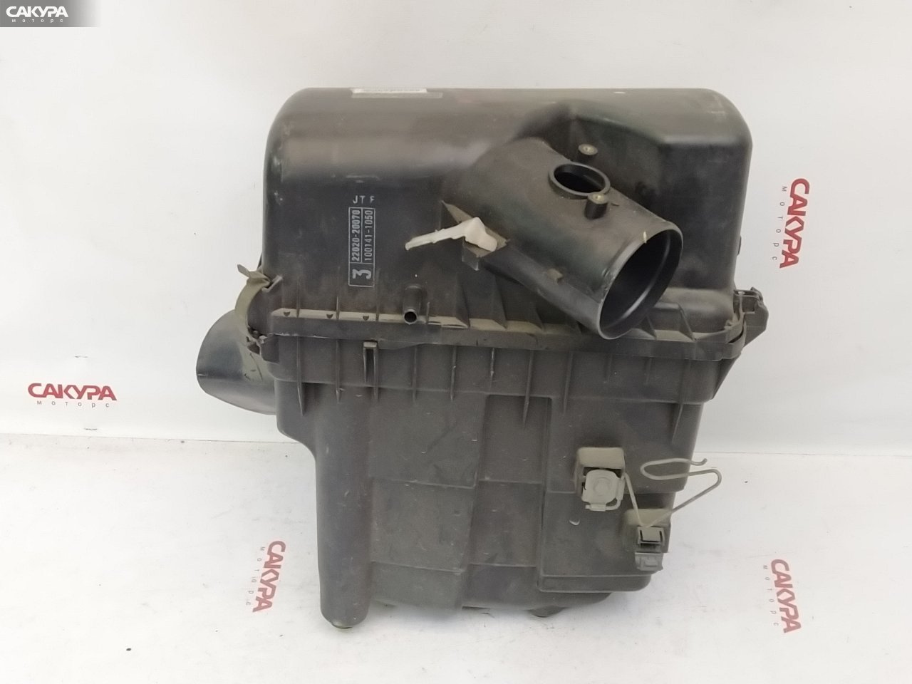 Корпус воздушного фильтра Toyota Harrier MCU10W 1MZ-FE: купить в Сакура Красноярск.