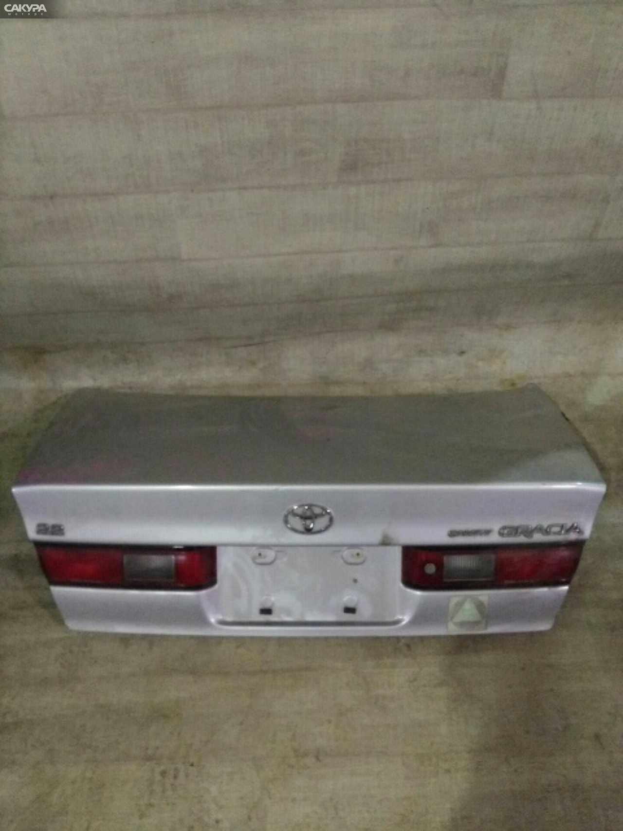 Крышка багажника Toyota Camry Gracia SXV20 5S-FE: купить в Сакура Красноярск.