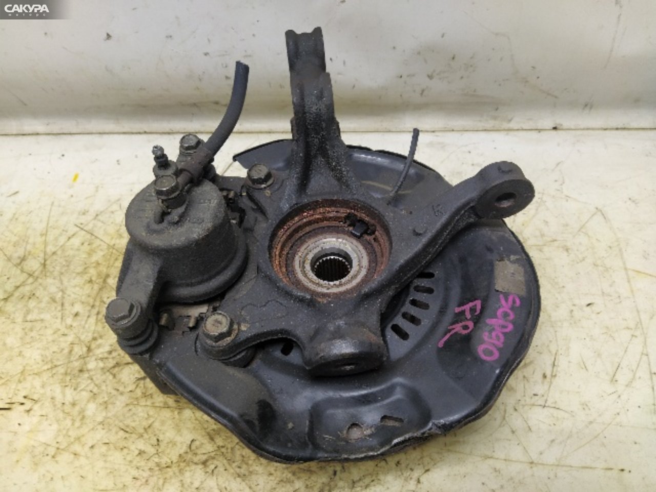 Ступица передняя правая Toyota Vitz SCP90 2SZ-FE: купить в Сакура Красноярск.