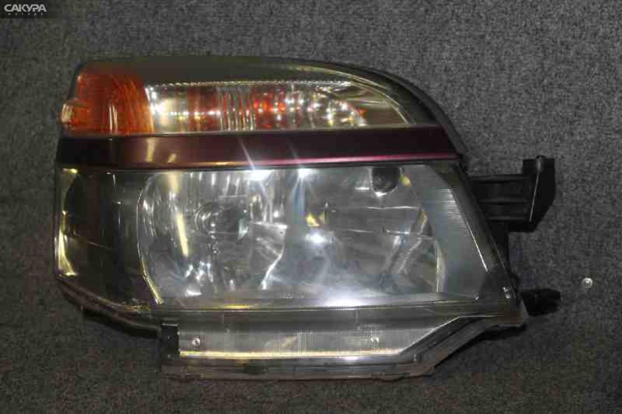 Фара правая Toyota Voxy AZR60G 1AZ-FSE 28-153: купить в Сакура Красноярск.