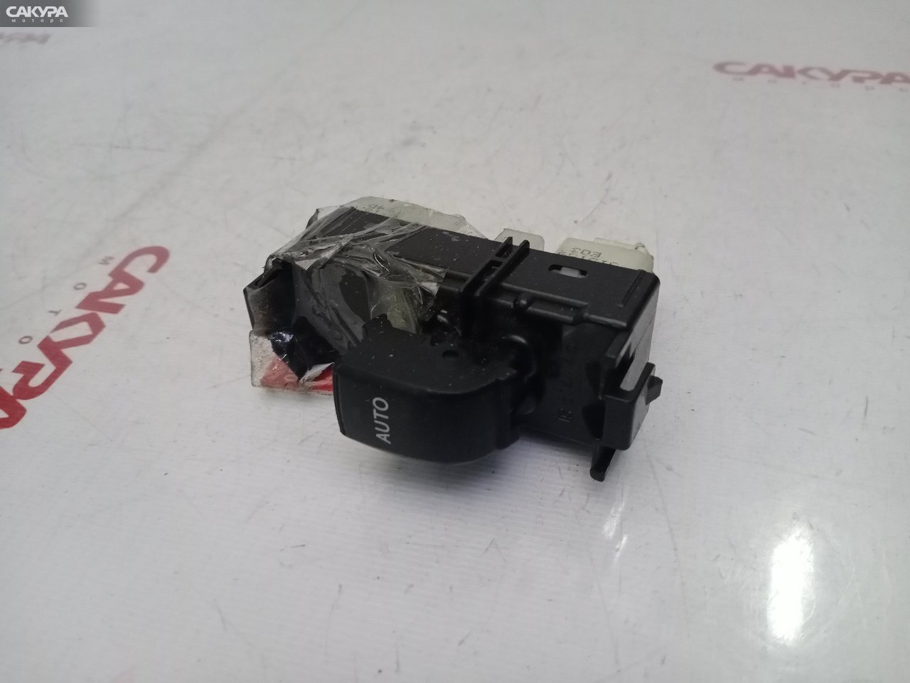 Кнопка стеклоподъемника Toyota Allion ZZT240 1ZZ-FE: купить в Сакура Красноярск.