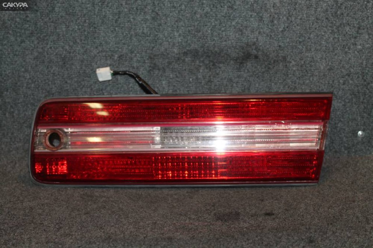 Фонарь вставка багажника правый Toyota Mark II GX100 22-249: купить в Сакура Красноярск.
