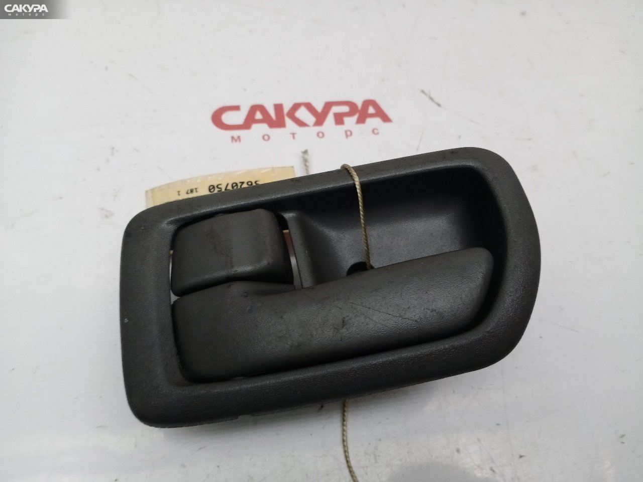 Ручка двери внутренняя левая Toyota Corona Premio ST210: купить в Сакура Красноярск.