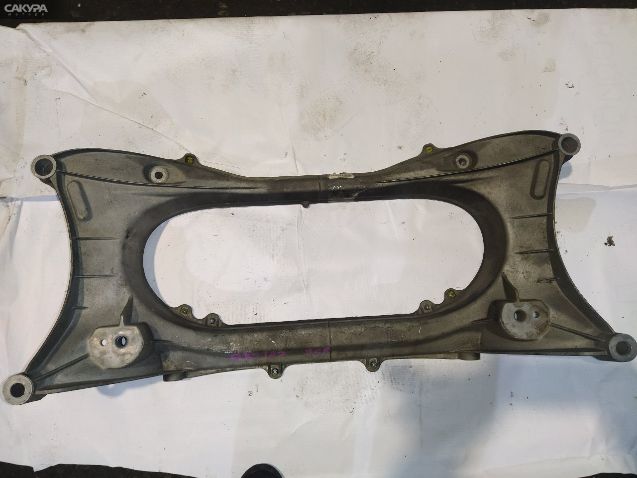 Балка поперечная передняя Toyota Crown GRS182 3GR-FSE: купить в Сакура Красноярск.