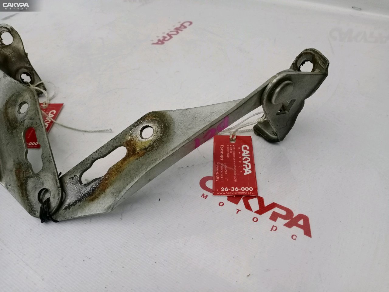 Кронштейн капота левый Honda Integra DC1 ZC: купить в Сакура Красноярск.