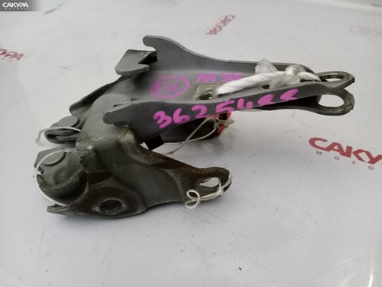 Кронштейн капота левый Toyota Aristo JZS161 2JZ-GTE: купить в Сакура Красноярск.