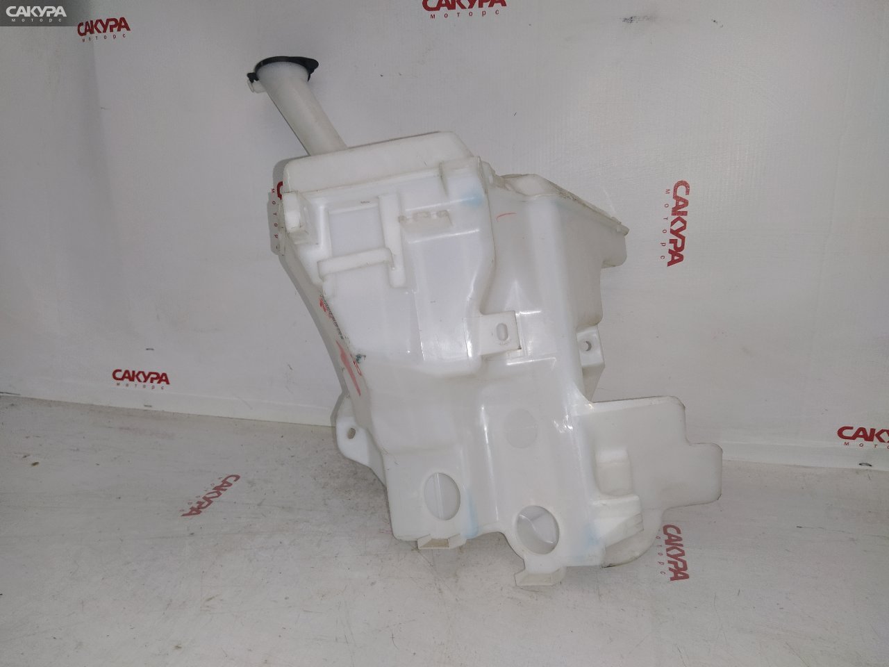 Бачок омывателя Toyota Prius NHW10 1NZ-FXE: купить в Сакура Красноярск.
