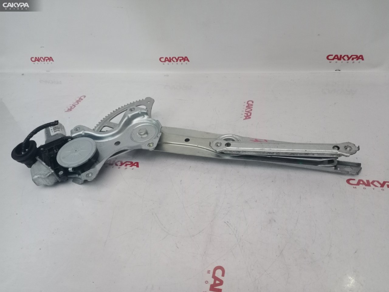 Стеклоподъемник задний правый Toyota Wish ZGE20G 2ZR-FAE: купить в Сакура Красноярск.