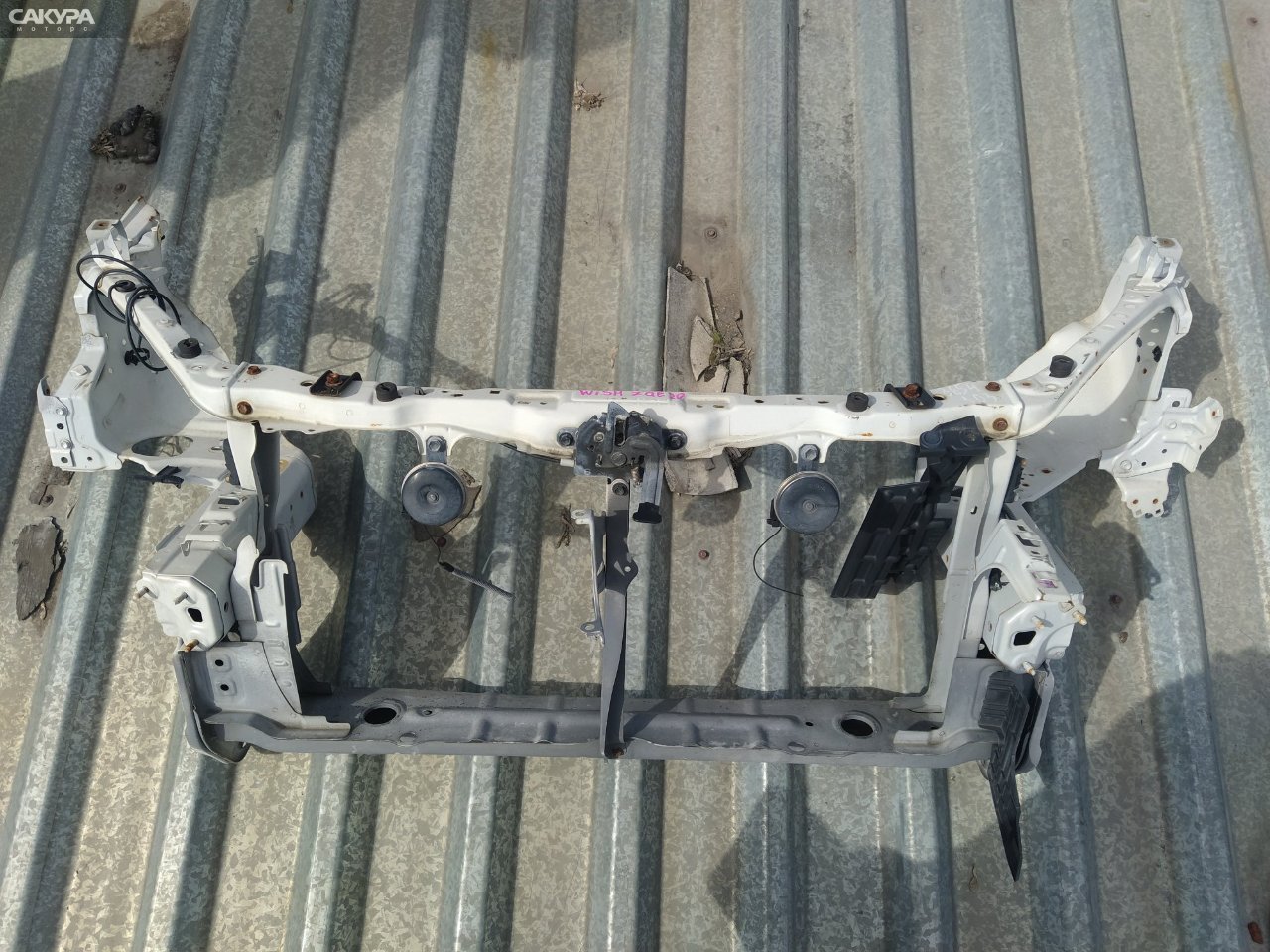 Рамка радиатора Toyota Wish ZGE20G 2ZR-FAE: купить в Сакура Красноярск.