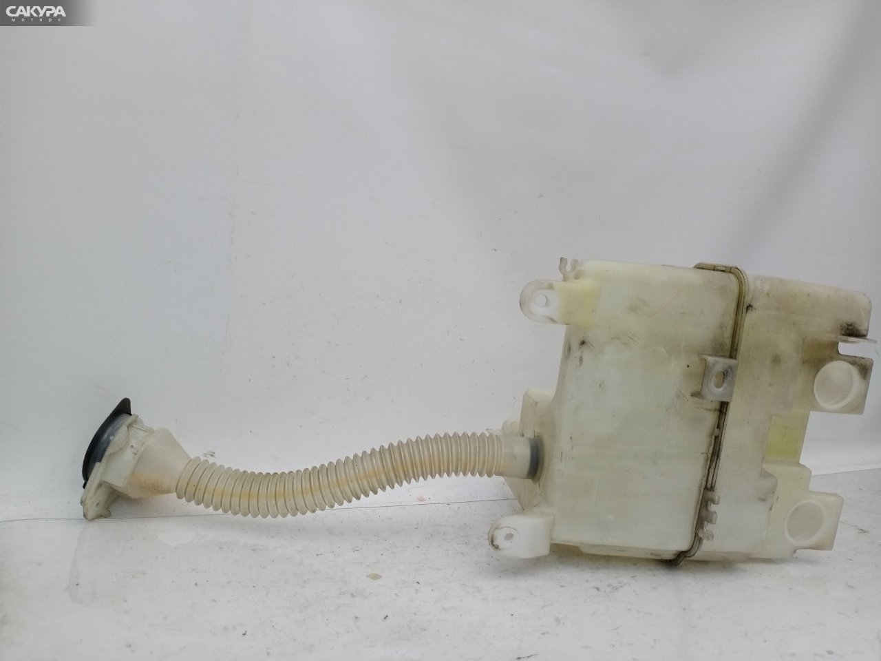 Бачок омывателя Toyota Harrier MCU30W 1MZ-FE: купить в Сакура Красноярск.