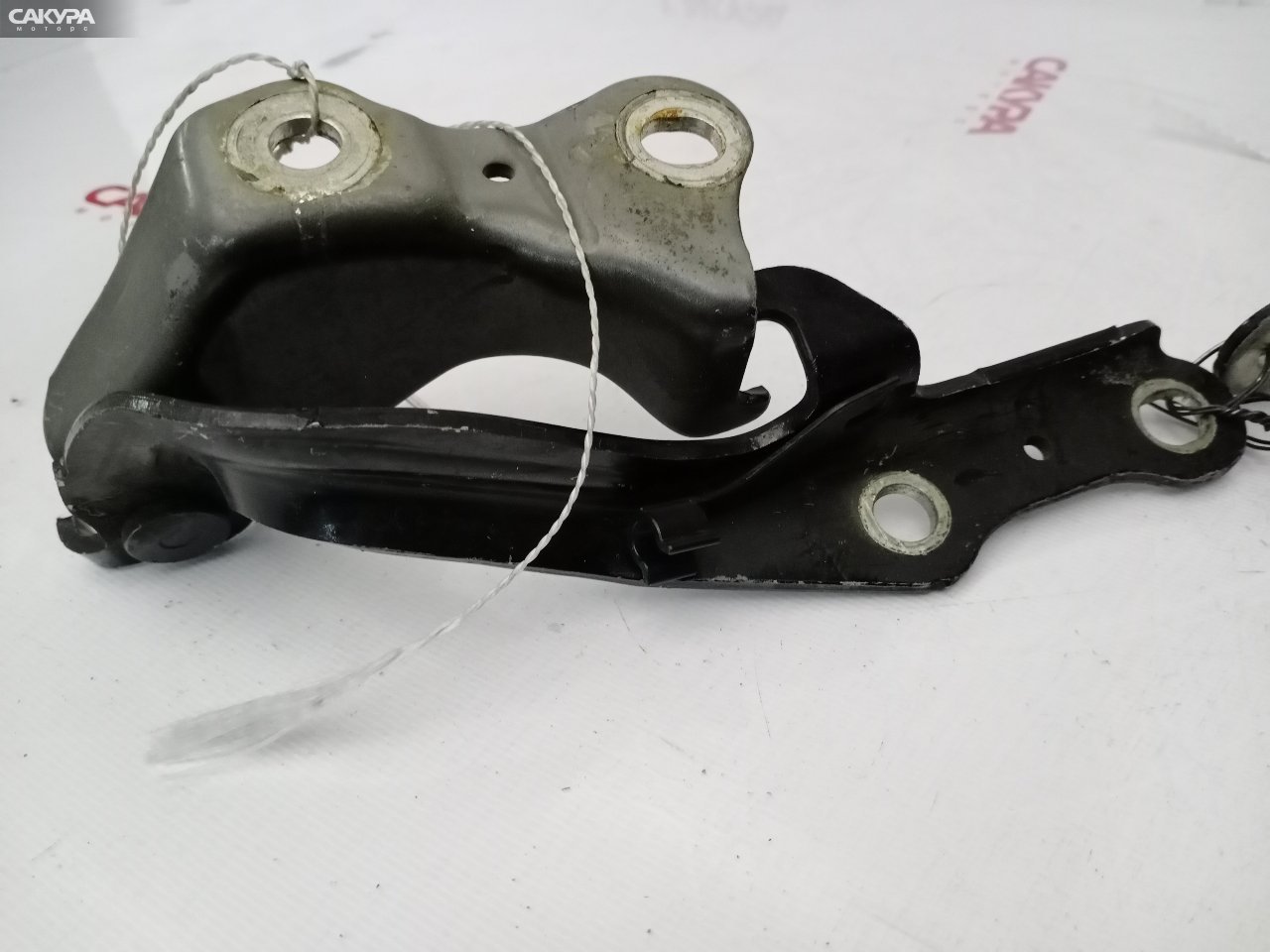 Кронштейн капота правый Toyota Harrier ACU30W 2AZ-FE: купить в Сакура Красноярск.