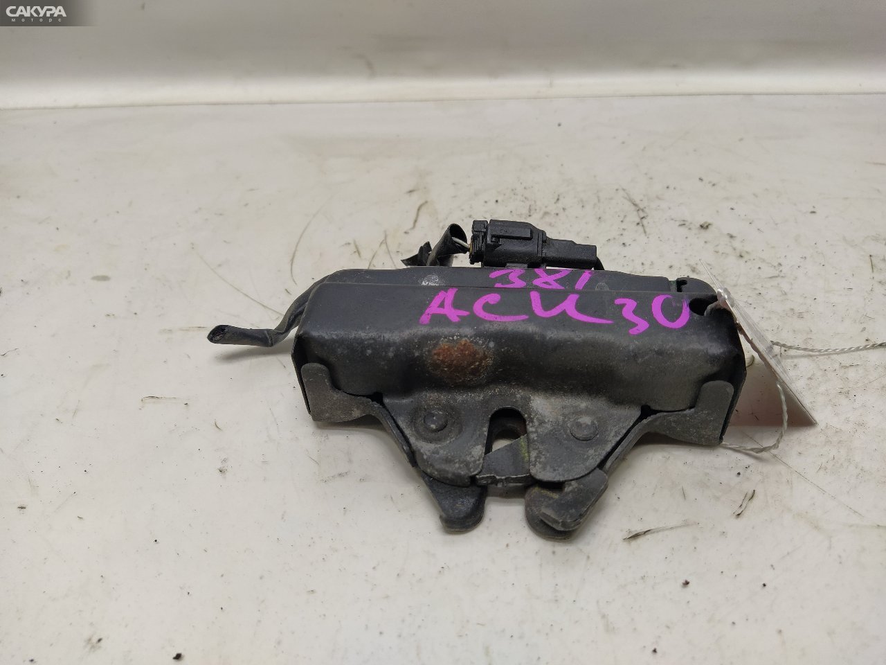 Замок капота Toyota Harrier MCU30W 1MZ-FE: купить в Сакура Красноярск.