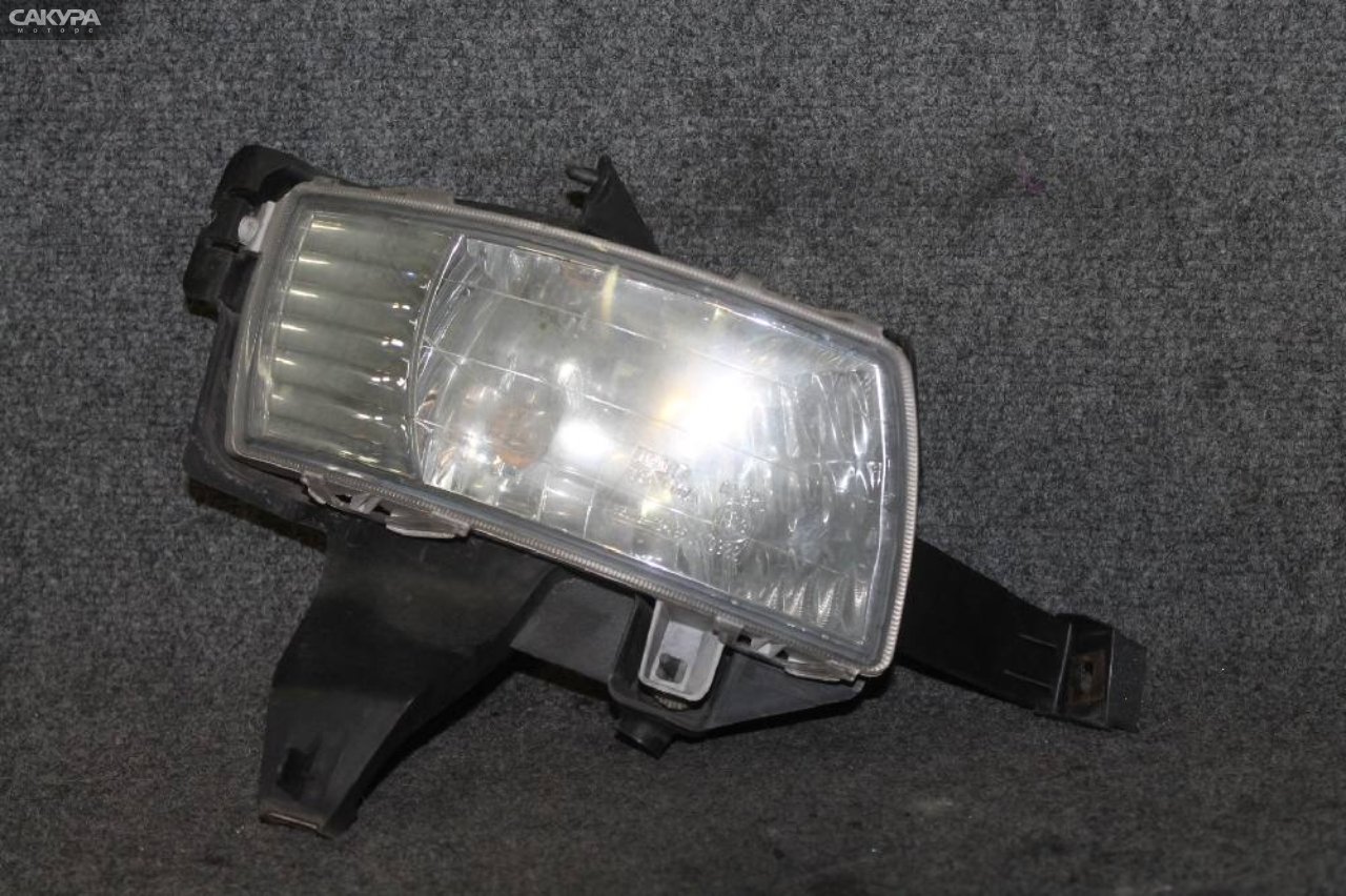 Фара противотуманная правая Toyota Isis ZNM10G 12-495: купить в Сакура Красноярск.