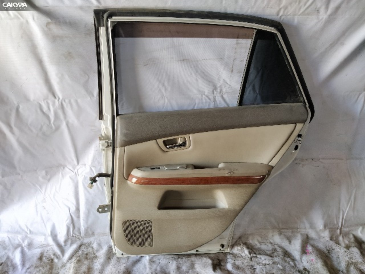 Дверь боковая задняя правая Toyota Harrier GSU30W 2GR-FE: купить в Сакура Красноярск.