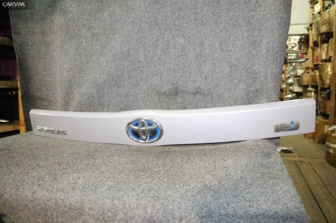 Накладка багажника Toyota Prius ZVW30: купить в Сакура Красноярск.
