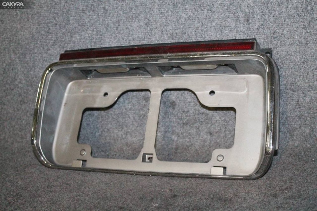 Накладка багажника Toyota Crown Majesta JZS149: купить в Сакура Красноярск.