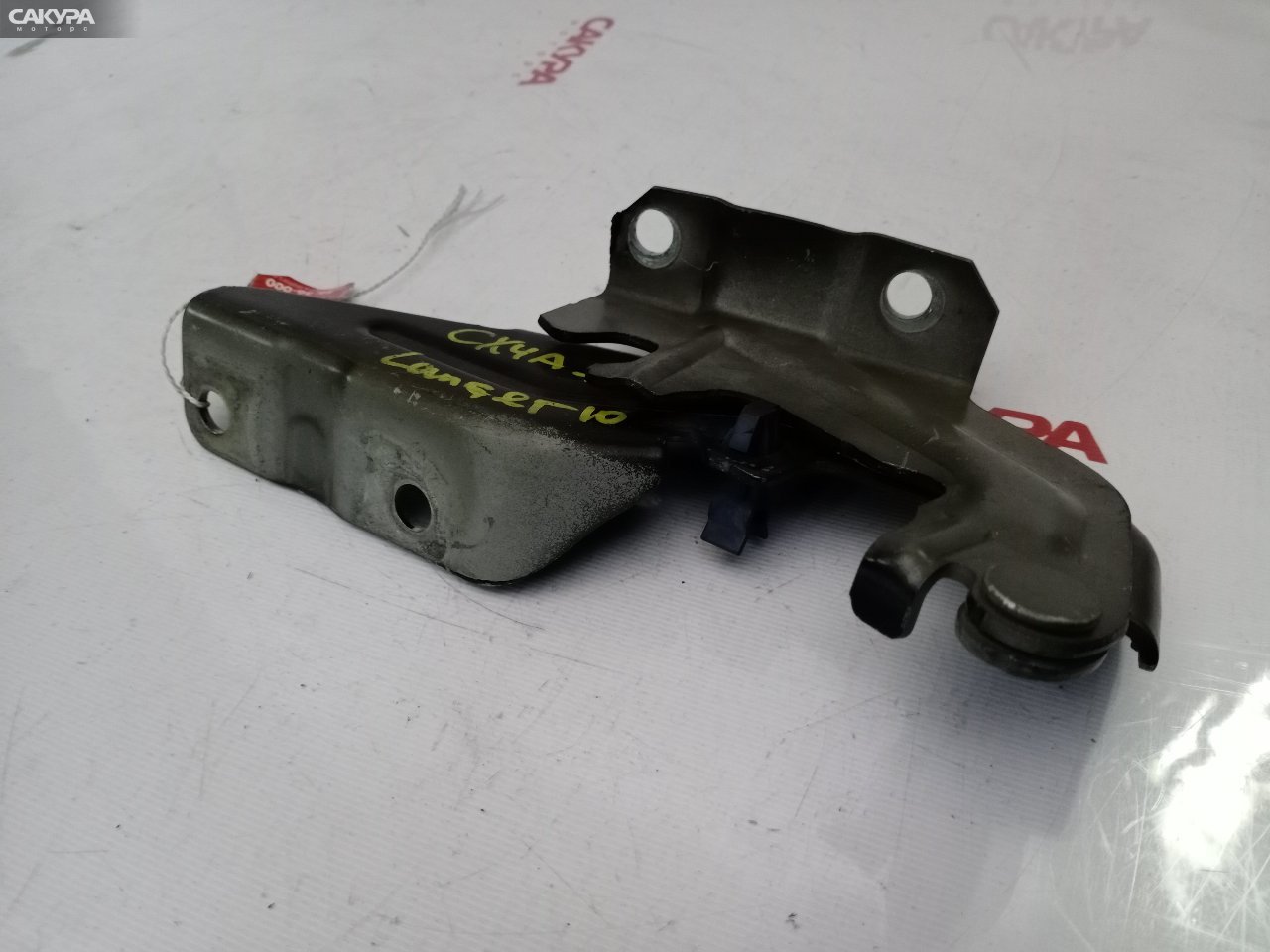 Кронштейн капота правый Mitsubishi Galant CX4A 4B11: купить в Сакура Красноярск.