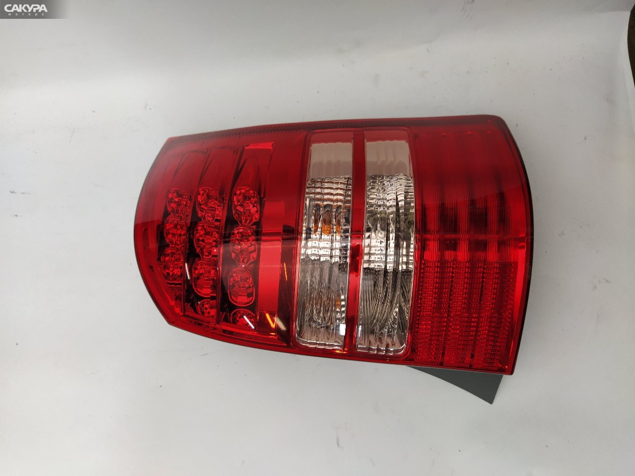 Фонарь стоп-сигнала правый Toyota Wish ZNE10G 1ZZ-FE 68-3: купить в Сакура Красноярск.
