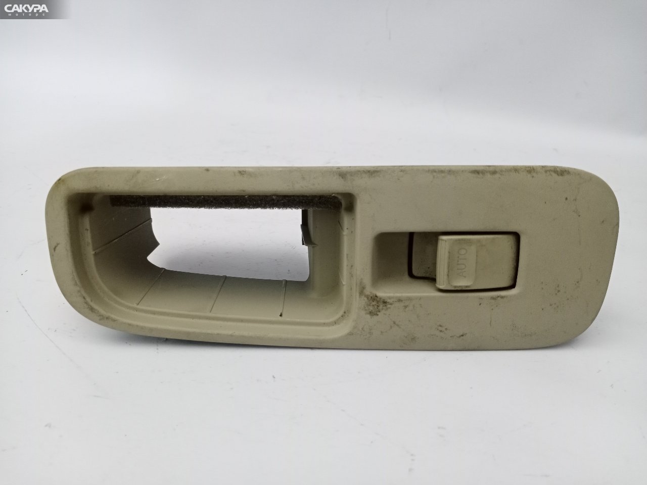 Кнопка стеклоподъемника Toyota Progres JCG11: купить в Сакура Красноярск.
