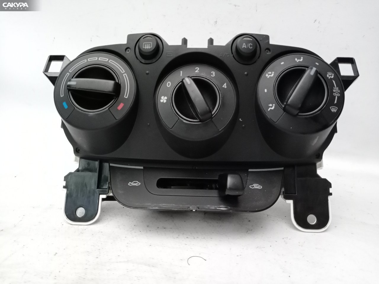 Блок управления климат-контролем Mazda Demio DE3FS ZJ-VE: купить в Сакура Красноярск.
