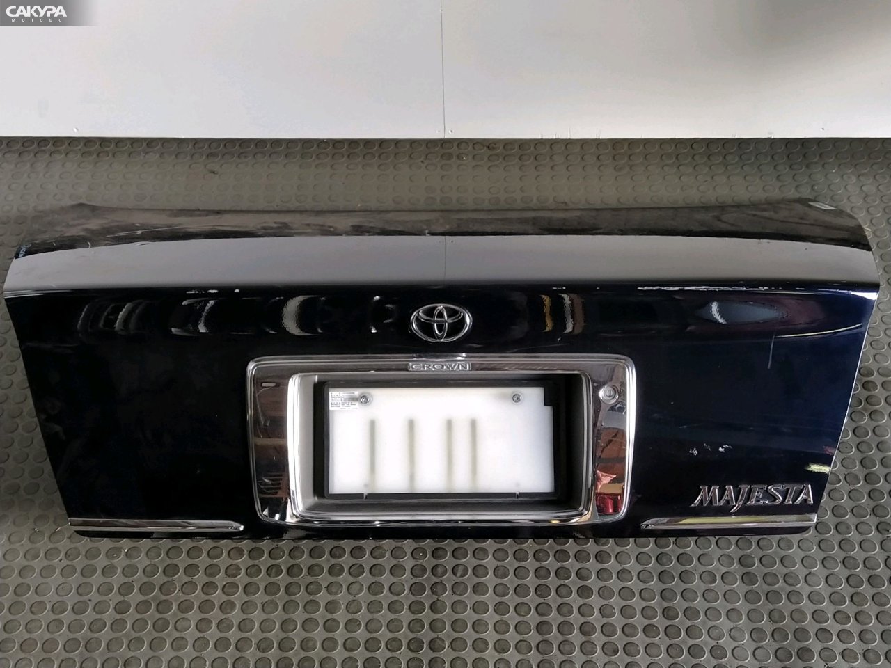 Крышка багажника Toyota Crown Majesta JZS177 2JZ-FSE: купить в Сакура Красноярск.