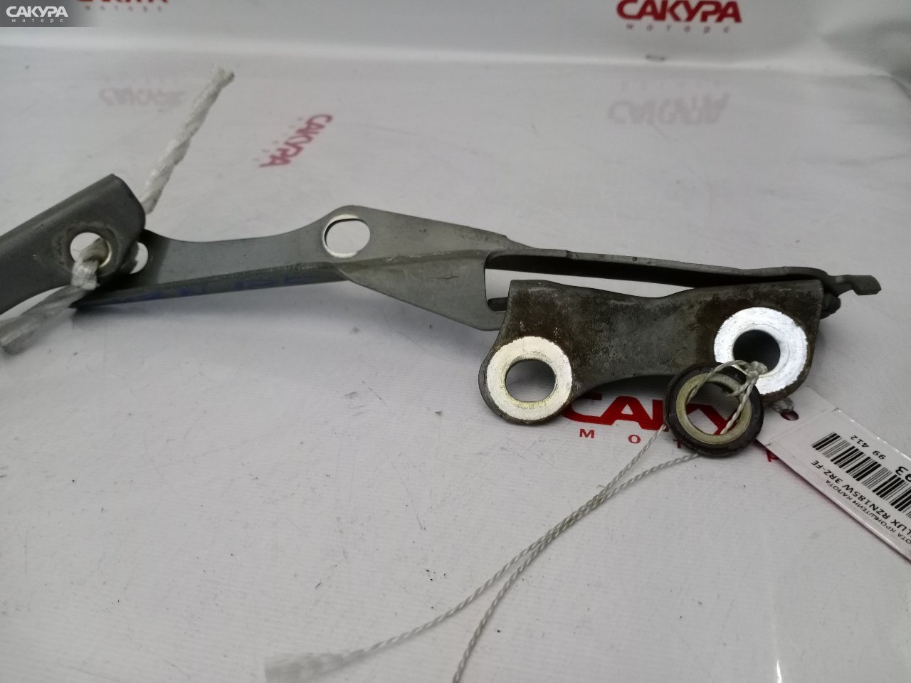 Кронштейн капота правый Toyota Hilux RZN185 3RZ-FE: купить в Сакура Красноярск.